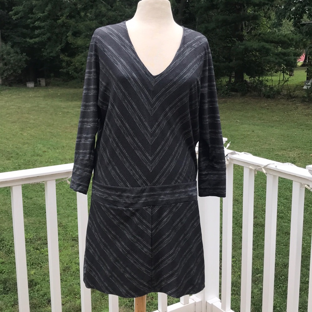 Athleta Grey Silver Sparkle Lust Chevron Dress